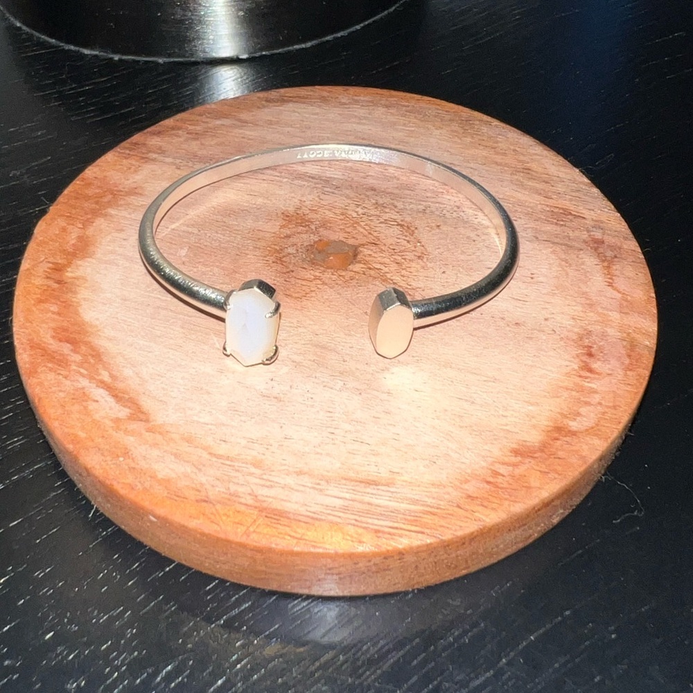 Kendra Scott bracelet